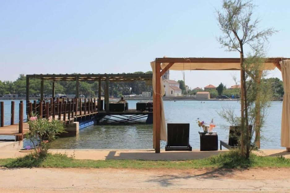 Philomena Mobile Home Camping Pašman Esterno foto