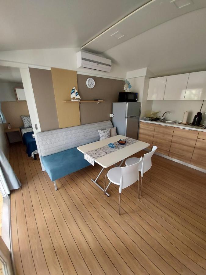 Philomena Mobile Home Camping Pašman Esterno foto