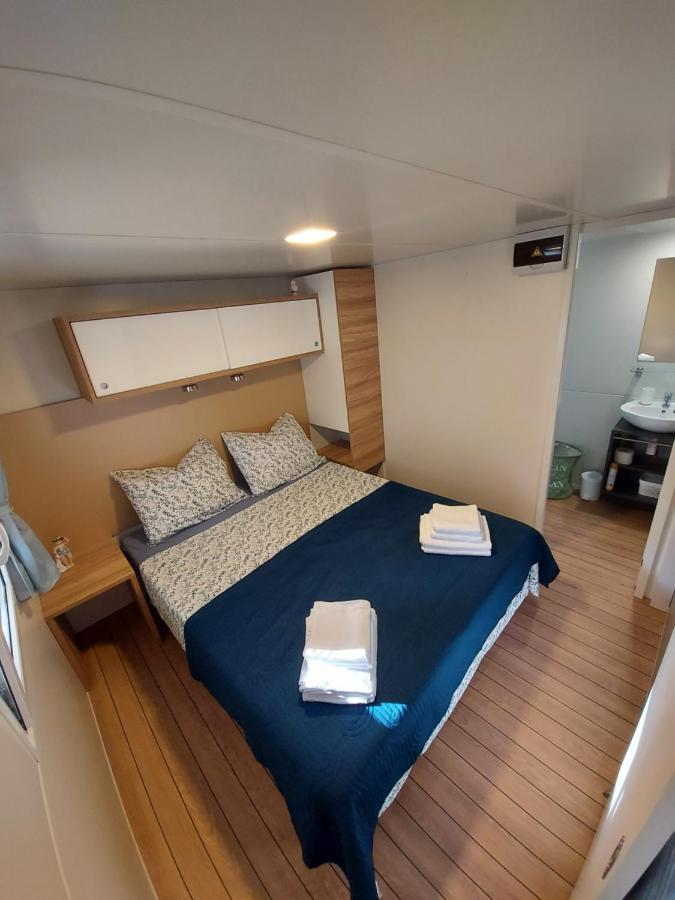 Philomena Mobile Home Camping Pašman Esterno foto
