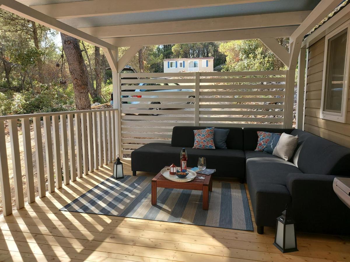 Philomena Mobile Home Camping Pašman Esterno foto